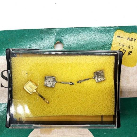 Vtg NIP Stereo Monaural Record Player Cartridge Needles Vaco-Ronette-Astatic - Picture 2 of 6